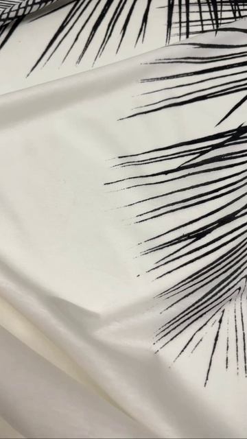 Трикотаж в стиле Roberto Cavalli. Ахроматическая гамма
