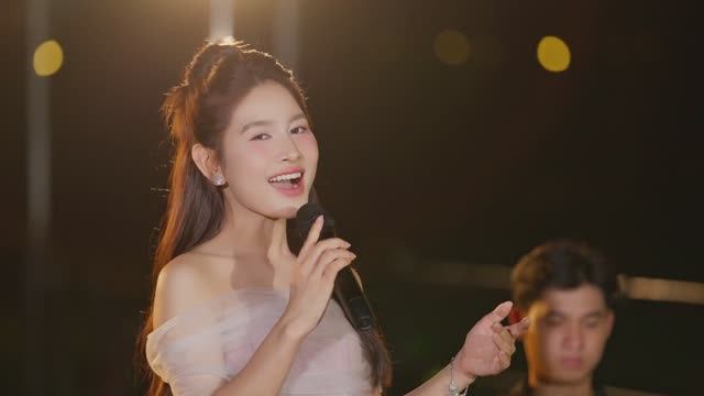 Giọng Nghệ Tìm Về - Hoài Phan