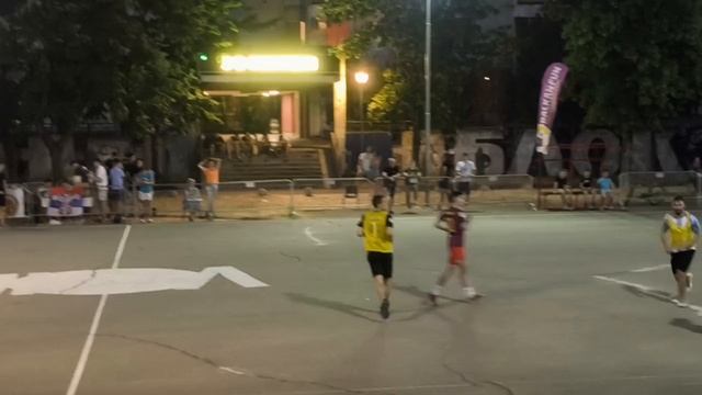 Вечером прямо во дворе.