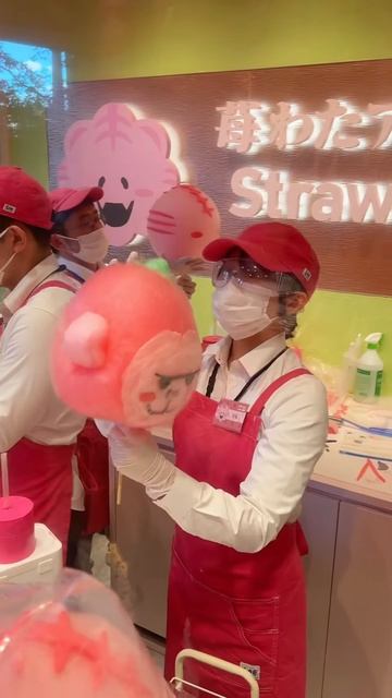 8qhtxNOGE4g - 顔より大きいわたアメ！動物の顔になってて小さい子も大喜び！ #福岡グルメ