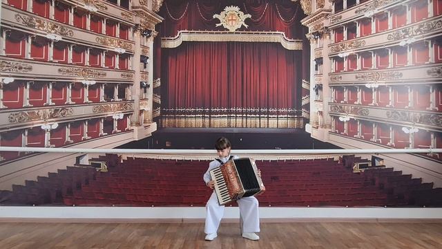 Глушко Алёна Алексеевна-обр.Г.Бойцовой"Пойду лья,выйду ль я" русская нар.песня.
1000175844.mp4