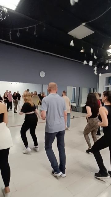 Бачата. Тренировка по футворку.