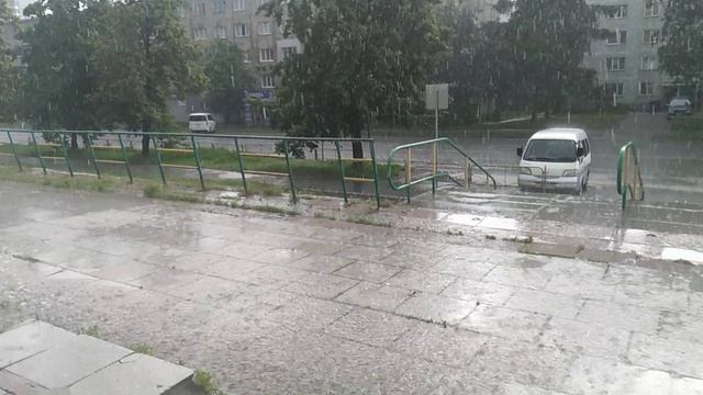 дождь на Российской