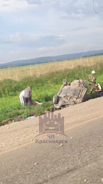 Жесткое ДТП произошло по дороге из Элиты. Две машины улетели в кювет
