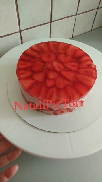 ТОРТ. ВКУСНЫЙ ТОРТ.  ЛЕТНИЙ ТОРТ.  ТОРТ С КЛУБНИКОЙ.