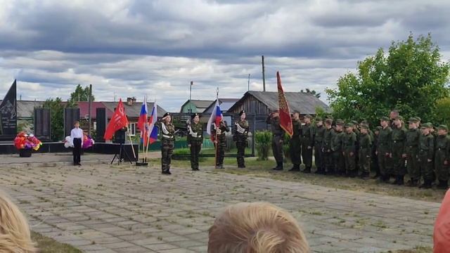 Митинг у обелиска воинской славы в с. Сура