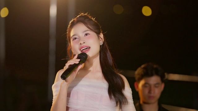 Giọng Nghệ Tìm Về - Hoài Phan