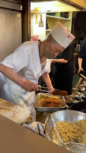 6xKBC5DOg9E - サラリーマンの胃袋を支える特製カツ丼定食！博多にある「やぐら」#福岡グルメ #japanesefood #japantravel