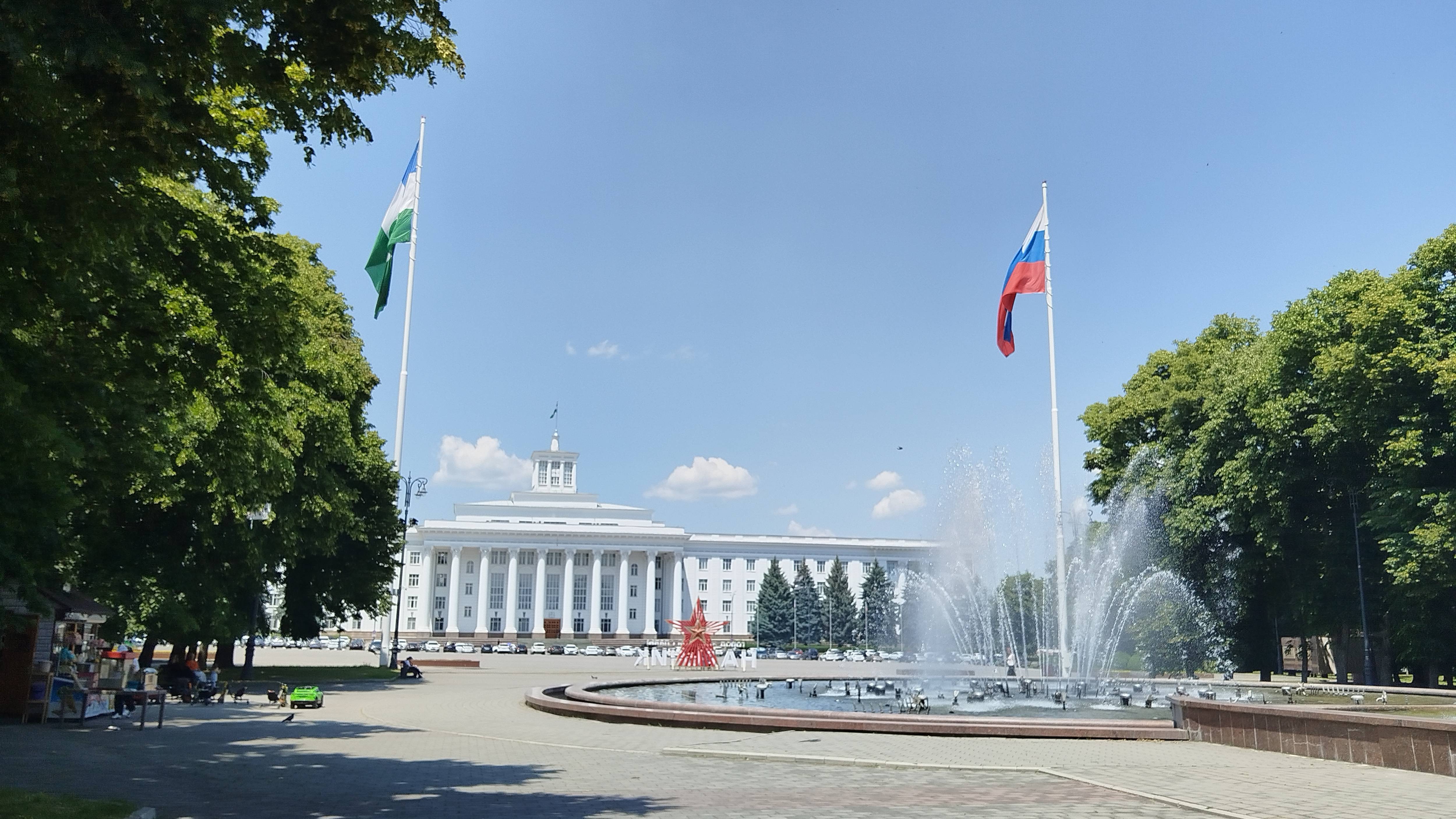 На машине по Ночному Нальчику. Кабардино-Балкария. Северный Кавказ