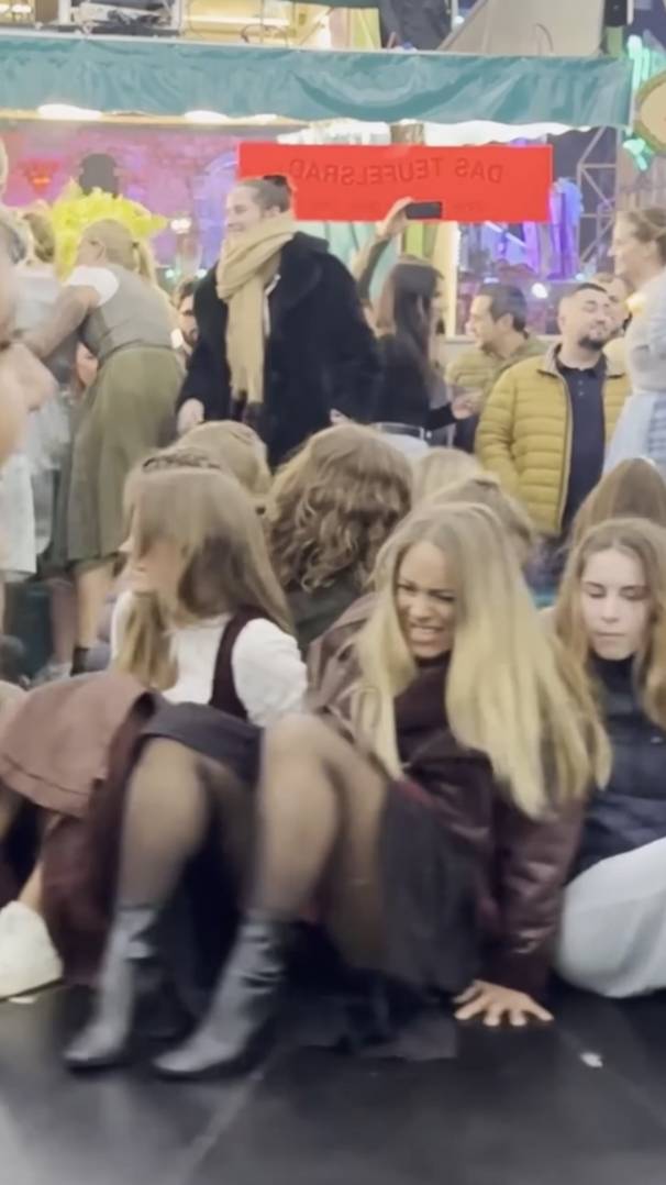 Oktoberfest’s Best Festival Fun #SpinAndLaugh #FestivalLife #DirndlOutfits #Fes