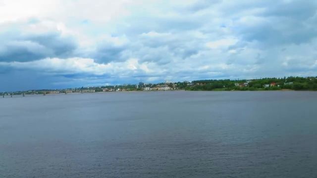 Вид_из_окна_поезда_река_Волга_город_Кострома