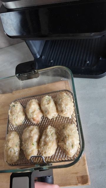 КОТЛЕТЫ КУРИНЫЕ В АЭРОГРИЛЕ
