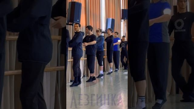 Утро начинается с классики!