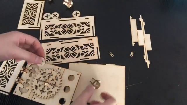 Пример использования резчика-гравировщика Laserbox case assembly Cipher Code Deposit Box