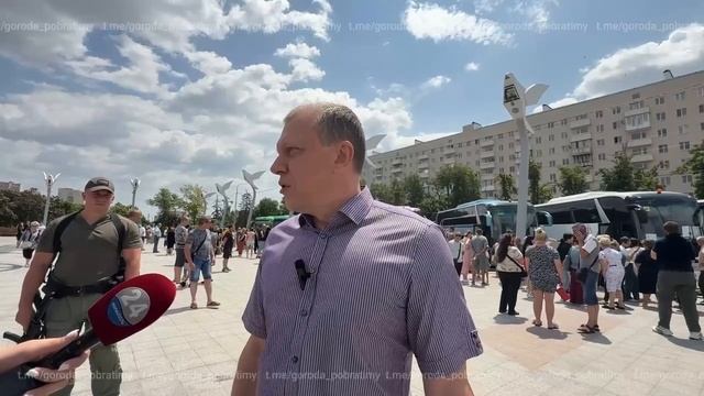 На летних каникулах в Санкт-Петербурге уже отдохнули свыше 6300 школьников Мариуполя