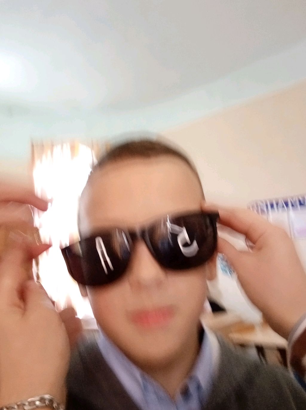.........