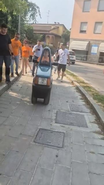 Итальянец собрал самый узкий автомобиль в мире