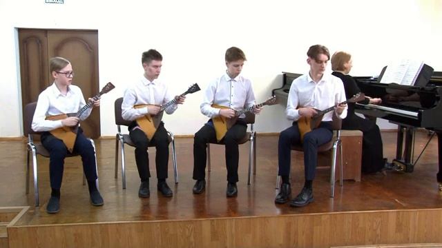 2021 год Ансамбль балалаечников руководитель Кискина О.Е., клнцертмейстер Логинова Н.А.