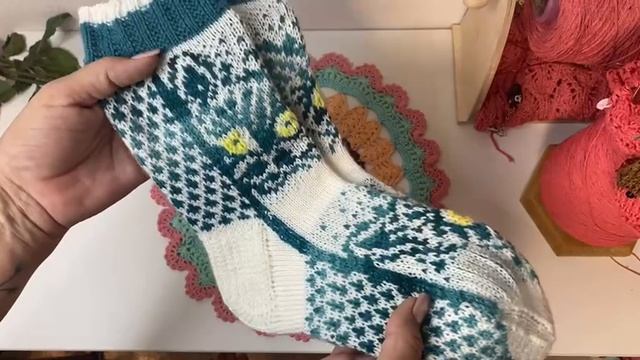 Носочки с котиками готовы! Занавеска вяжется! СП ,, Вяжем играя-6 тур'' с Еленой Велиной.