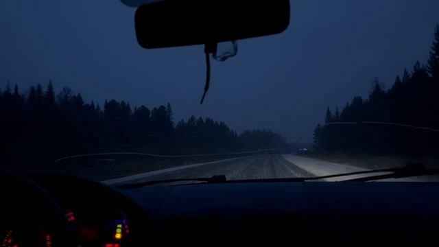 По ночной зимней дороге