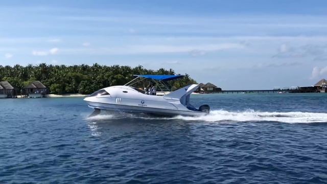 Скоростные испытания судна на подводных крыльях  «LOOKER 370»