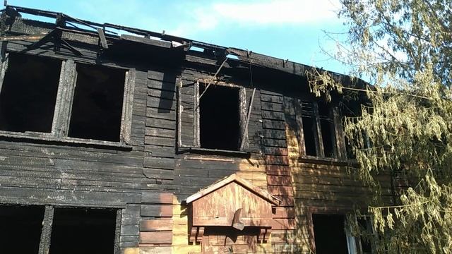 последствия пожара в расселенном бараке