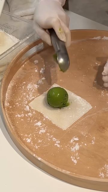 5nCoqIH0_A4 - 抹茶アイスを大福で包んだ二段ジェラ餅！伊勢にある「イモンネ」#三重グルメ #japanesefood #japantravel