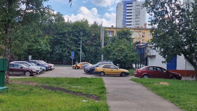 Во дворах Москвы
