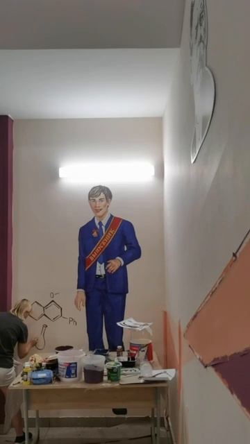 Процесс художественной росписи стен