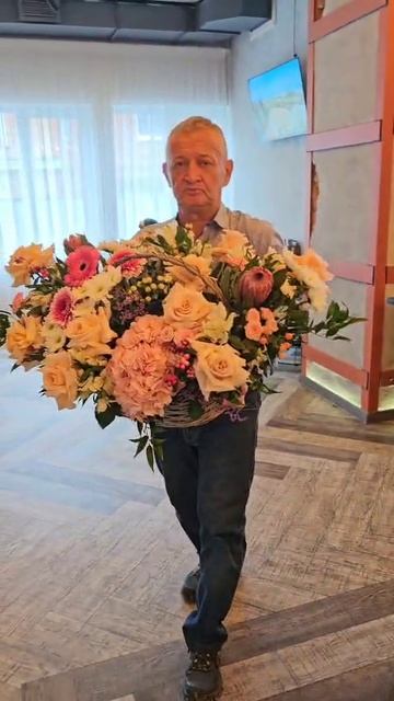 Цветов много не бывает...