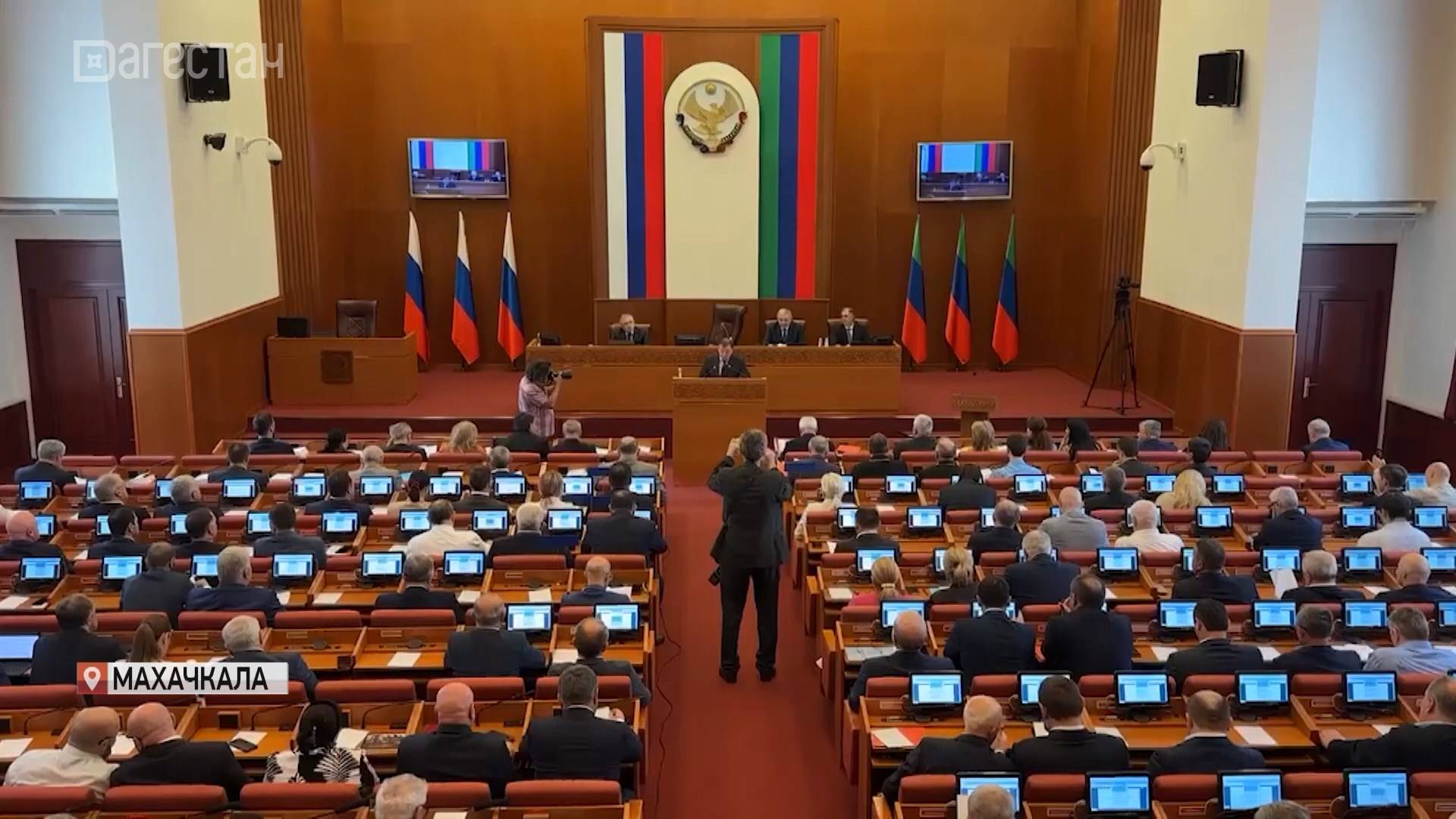 Итоги работы Народного собрания за полгода сегодня обсуждают в ходе 46 сессии