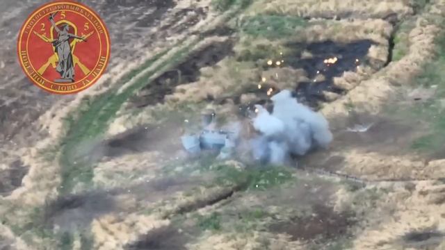 Удары по опорнику и уничтожение бронетранспортера Patria 6x6 Всу в районе н.п. Степановка 💥🇷🇺👊