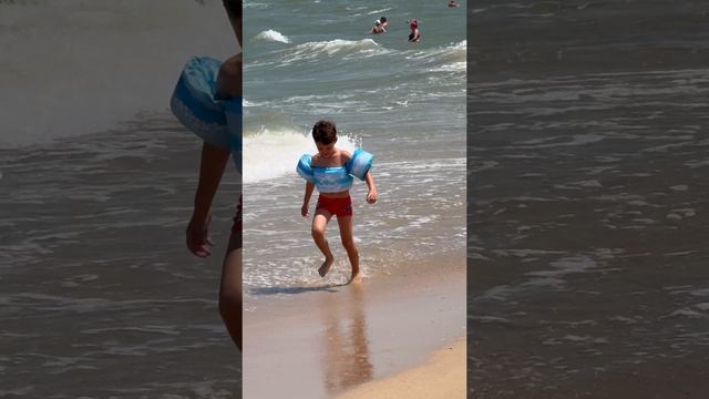 Азовское море сегодня 23.06.2025 ветер , солнце, волны, пляж!!!!!