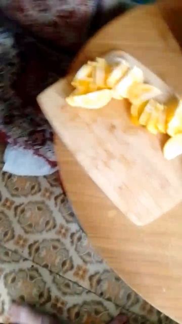 апельсины и хлеб