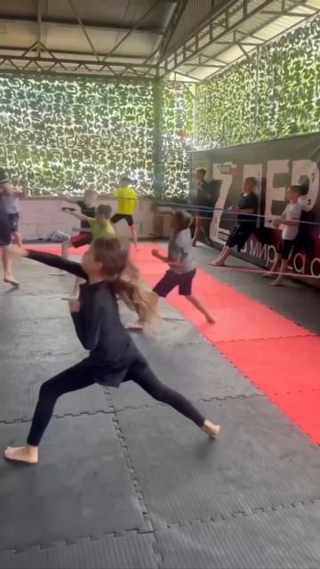Тренировки групп Каратэ и CrossFit на сборах по д руководством А.И.Панкратова в Шепси.