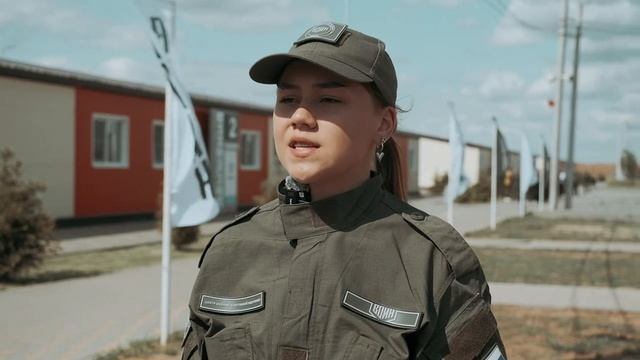 Участница смены волгоградского центра «ВОИН» из ДНР рассказала о подвиге сына полка
