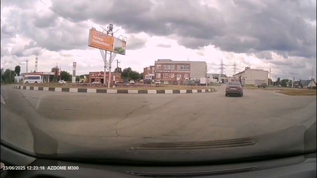 Бойтесь эту белую гранту. У неё всегда главная, даже не моргнула ни глазом