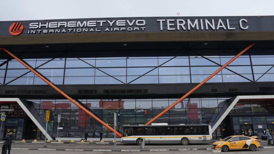 В Шереметьево и Внуково ввели временные ограничения на полеты