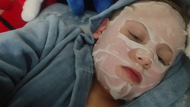 Как надо ухаживать за лицом. Рассказывает Михаил.