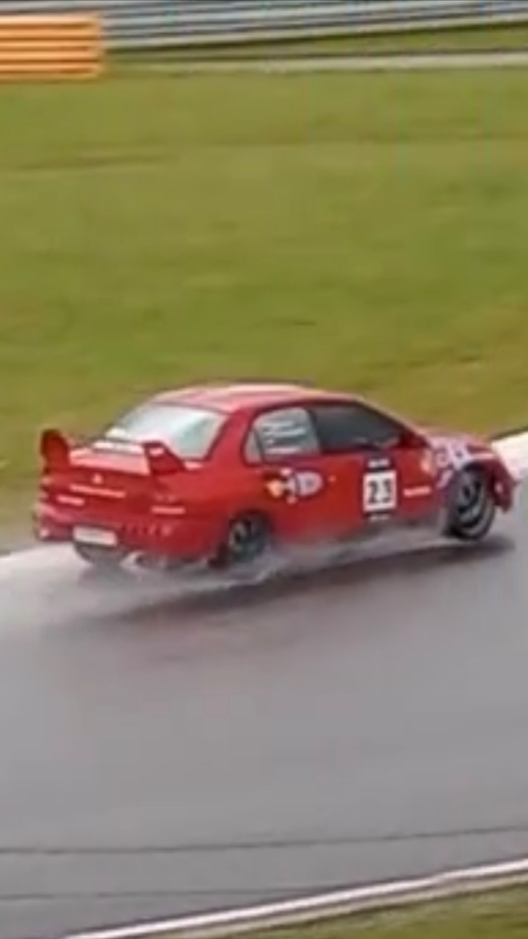 Красный Evo Rally Rain tyres