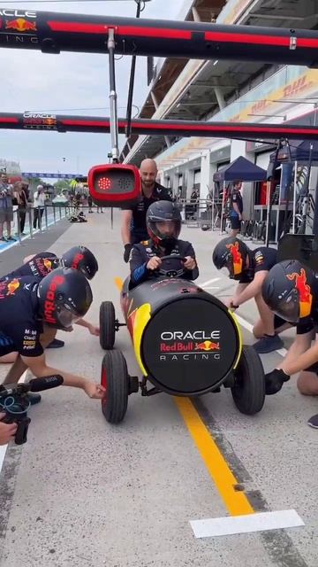 F1 🏁 mini

#F1 #RedBullRacing 
#CanadianGP