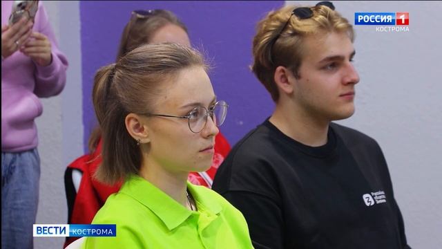Молодые костромичи спросили у Сергея Ситникова, кем он мечтал стать в детстве