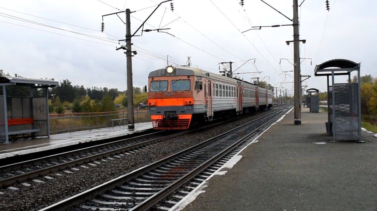 Служебный электропоезд ЭР9Е-4057/4058