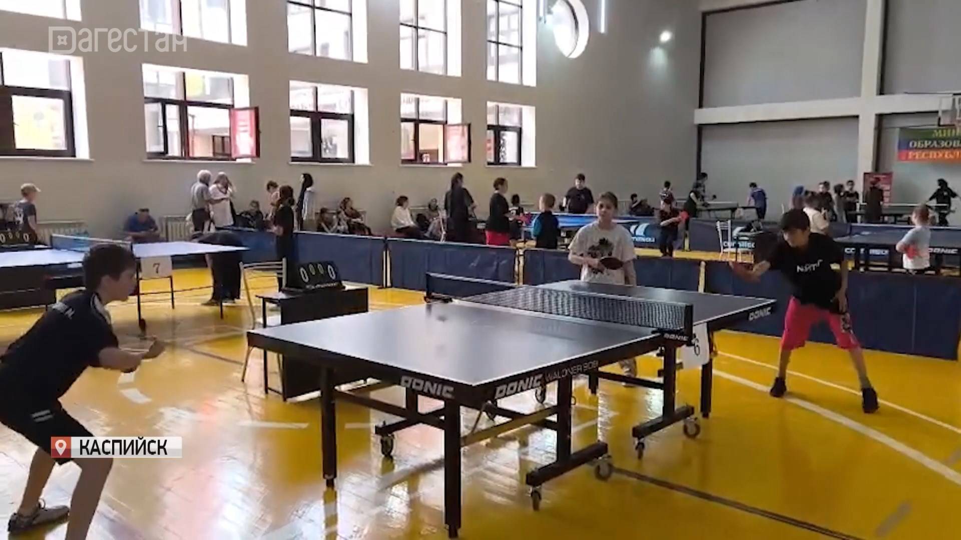 В Каспийске стартовал Республиканский турнир по настольному теннису