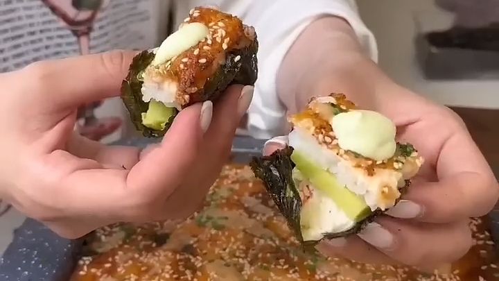 Запечённые РОЛЛЫ...🥢🍱😋    Рецепт в описании ✍️