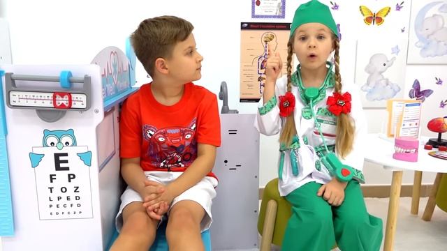 Диана и Рома Диана превращается в супергероиню и помогает семье