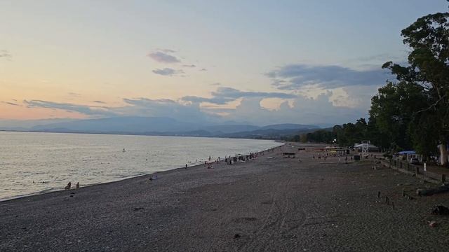 Пляж посёлка Агудзера в Абхазии