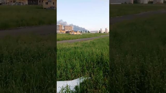 горит склад