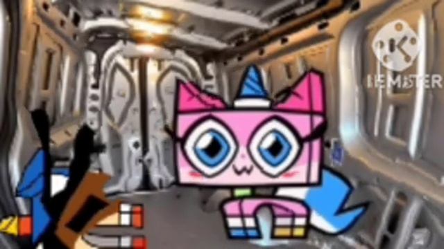Сидит один лось на рельсах но юни кити жмых
