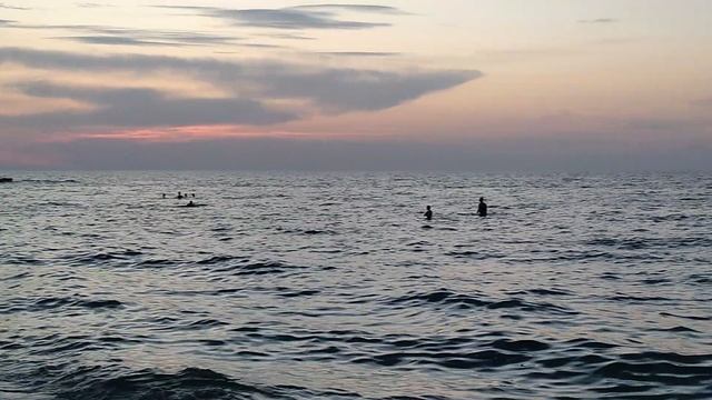 Прикольно на Азовском море можно поплавать на каяках в станице Голубицкая